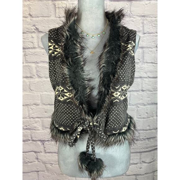 Vintage Y2K American Rag Nordic Style Fur-lined Cropped Vest - Picture 2 of 10